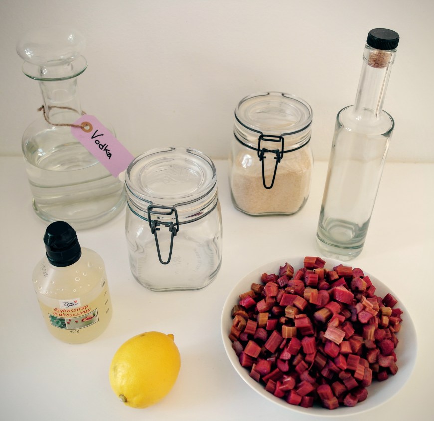 Verdens bedste hjemmelavet rabarberlikør 